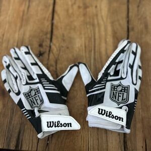 Wilson white black gloves football grip youth medium